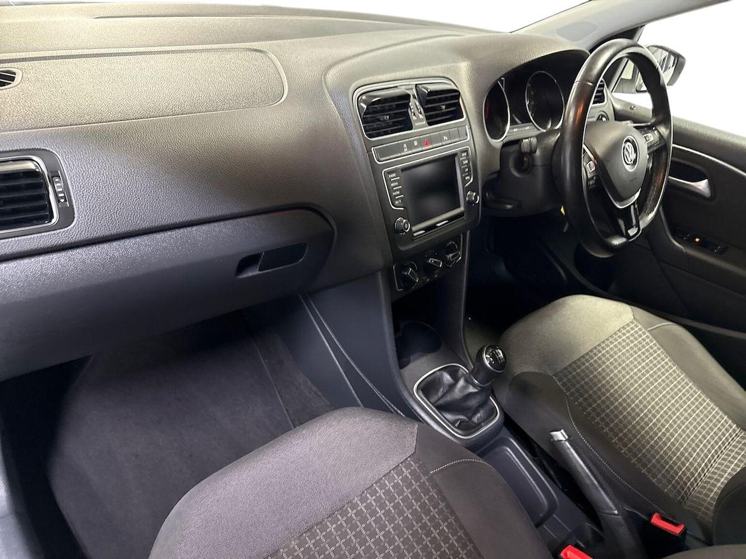 Used Volkswagen Polo 2016 for sale - 76426737: Photo 7