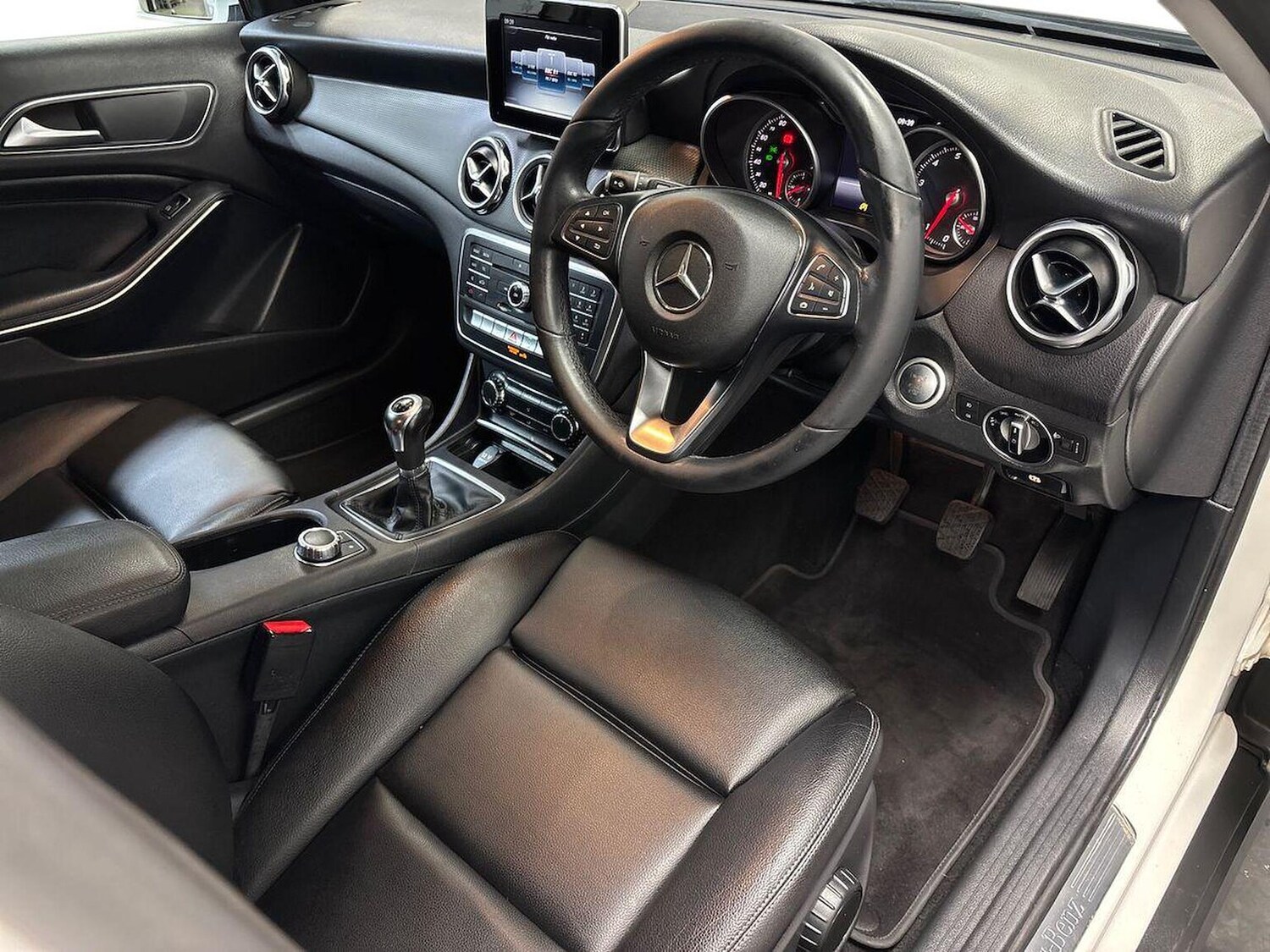 Used Mercedes-Benz GLA 2018 for sale - 76589150: Photo 15