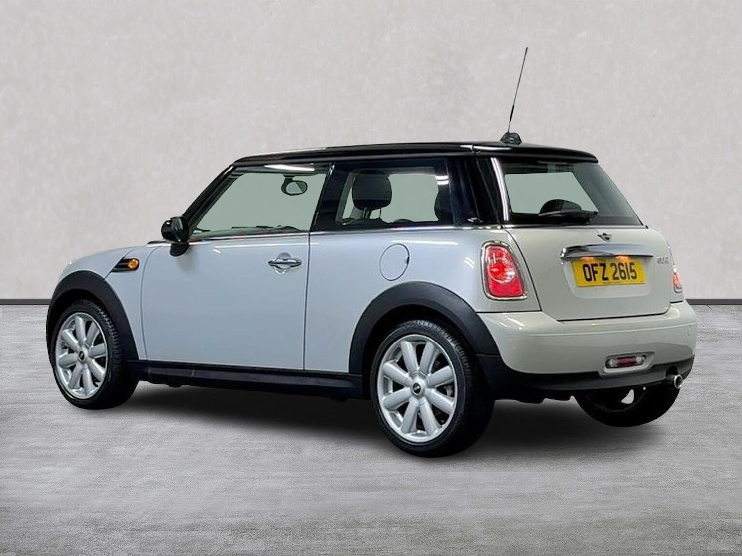 Used MINI Hatch 2013 for sale - 76490815: Photo 2