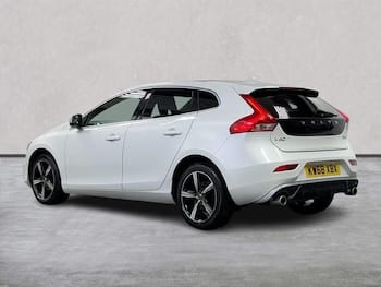 Used Volvo V40 2019 for sale - 79649935: Photo