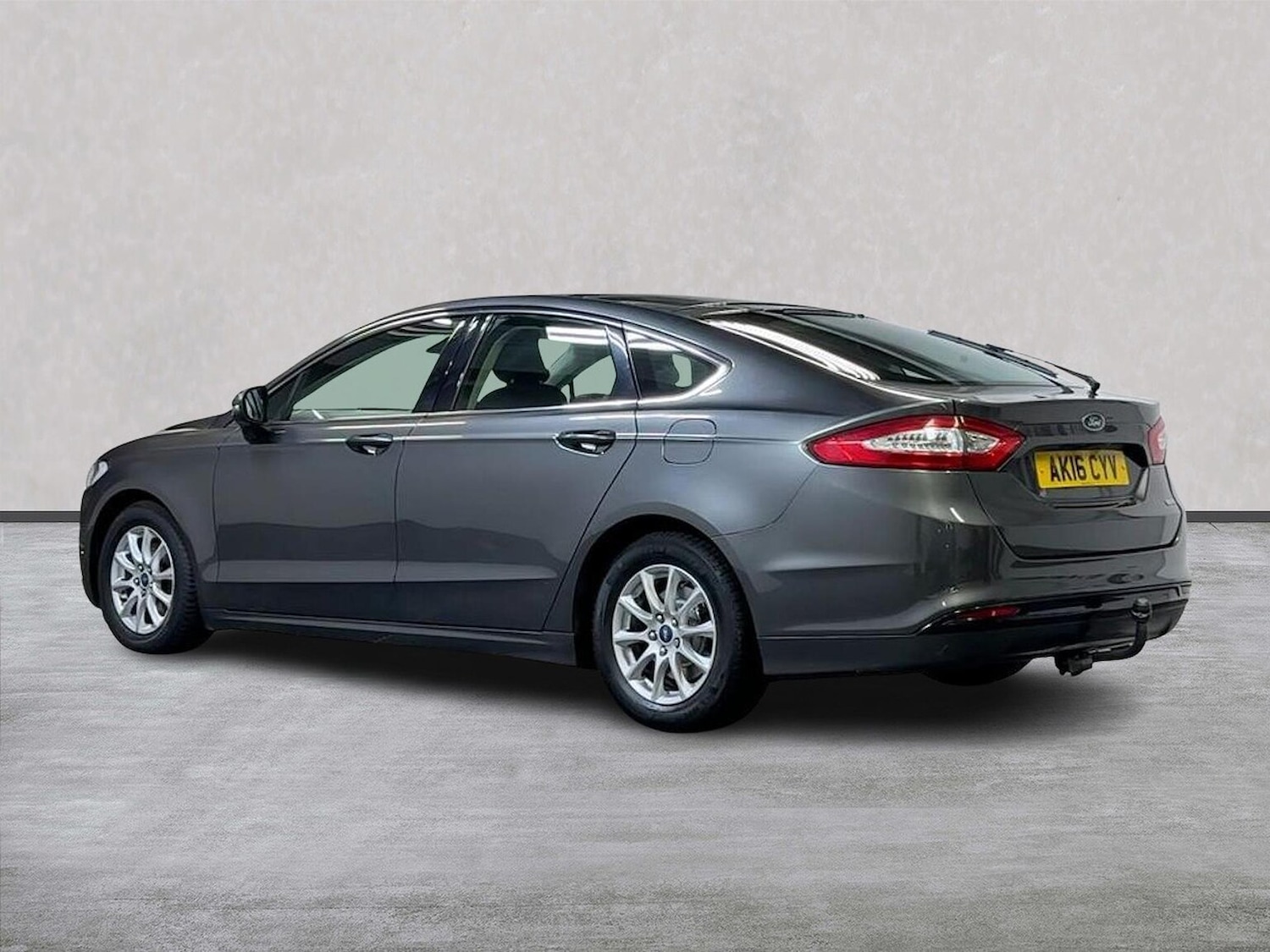 Used Ford Mondeo 2016 for sale - 76149634: Photo 2