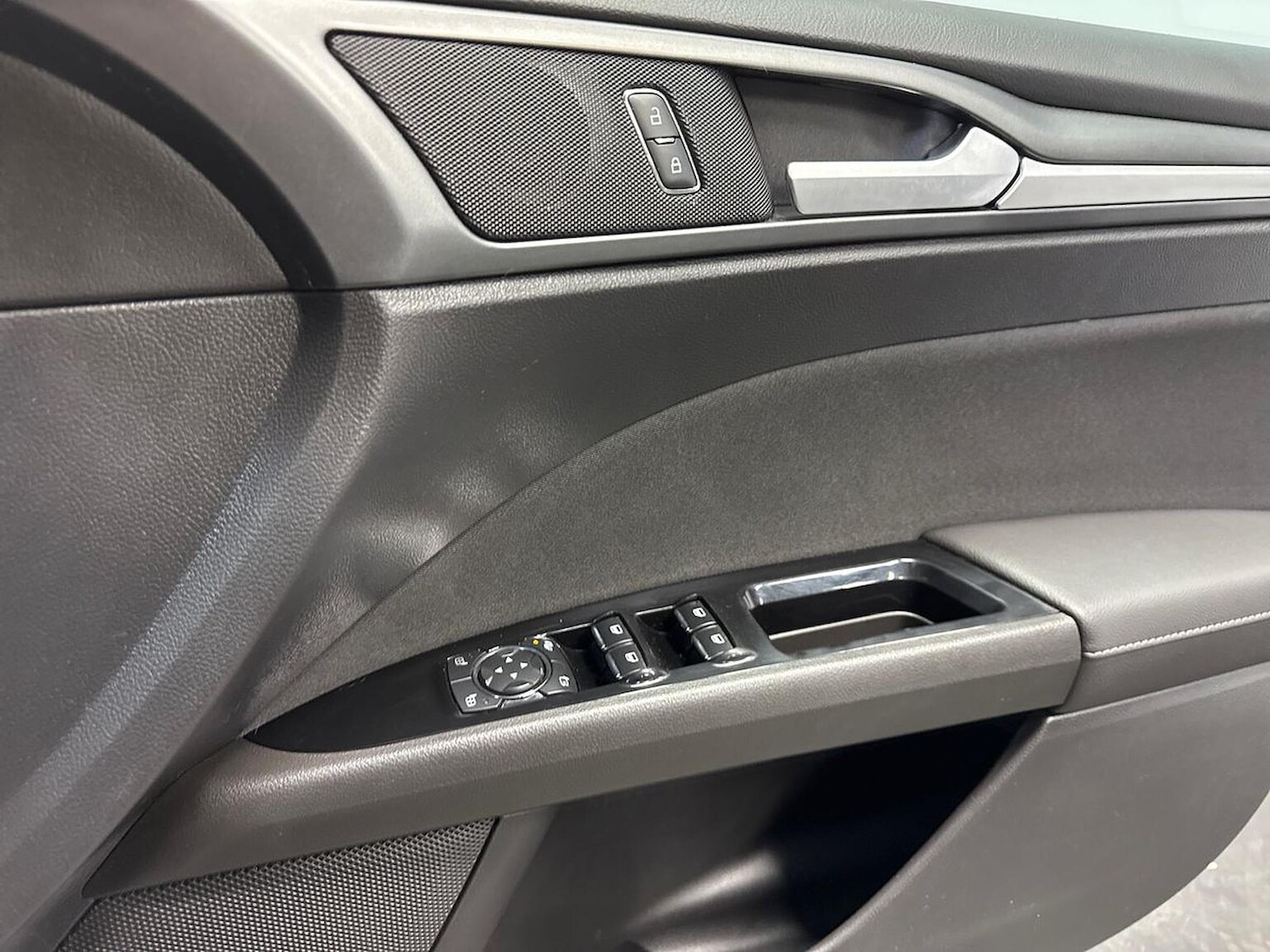 Used Ford Mondeo 2016 for sale - 76149634: Photo 21