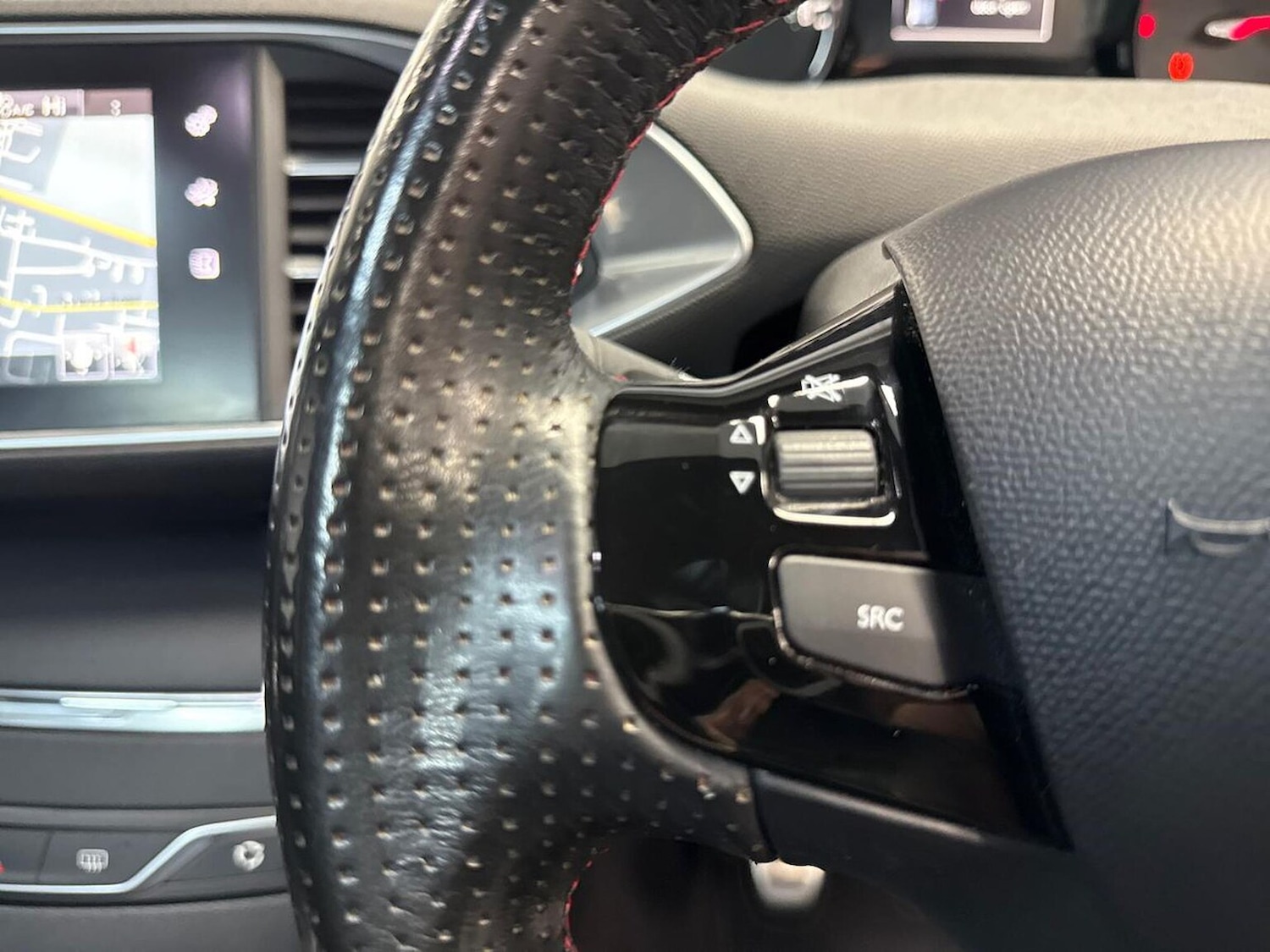 Used Peugeot 308 2017 for sale - 76149635: Photo 24