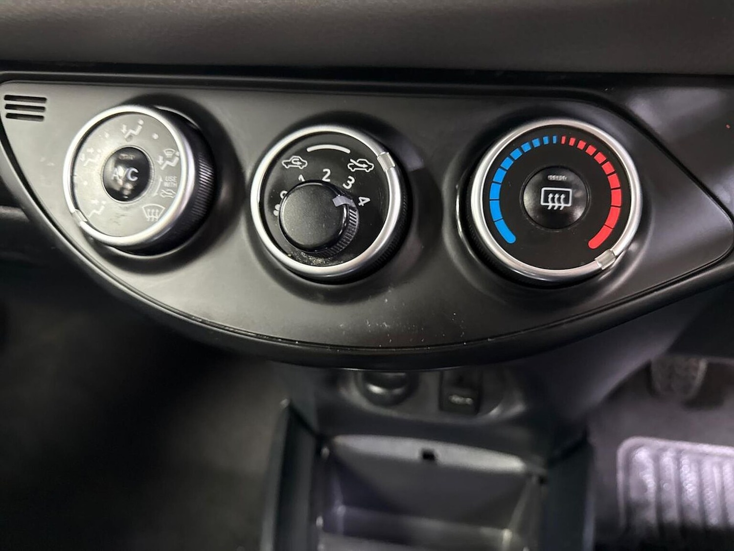 Used Toyota Yaris 2019 for sale - 77676392: Photo 12