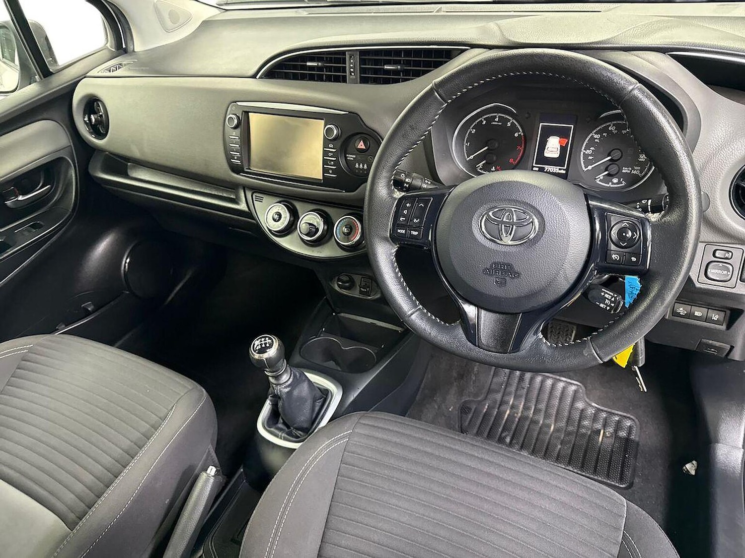 Used Toyota Yaris 2019 for sale - 77676392: Photo 15