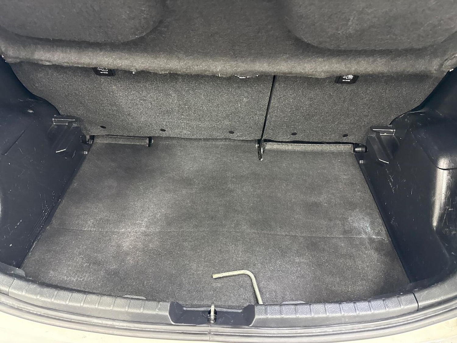 Used Toyota Yaris 2019 for sale - 77676392: Photo 17