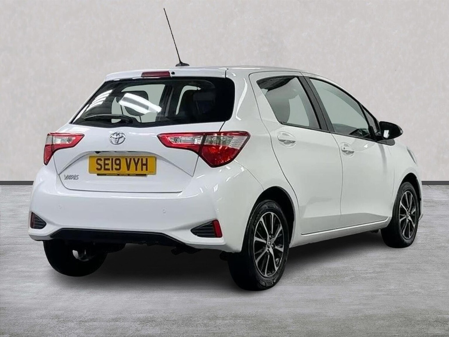 Used Toyota Yaris 2019 for sale - 77676392: Photo 18