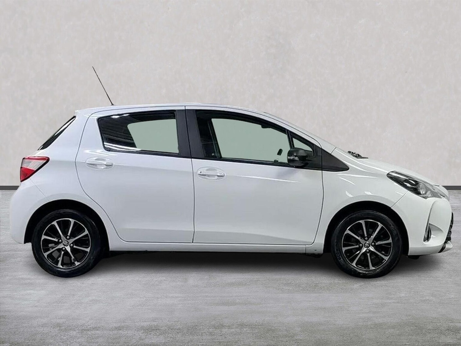 Used Toyota Yaris 2019 for sale - 77676392: Photo 3