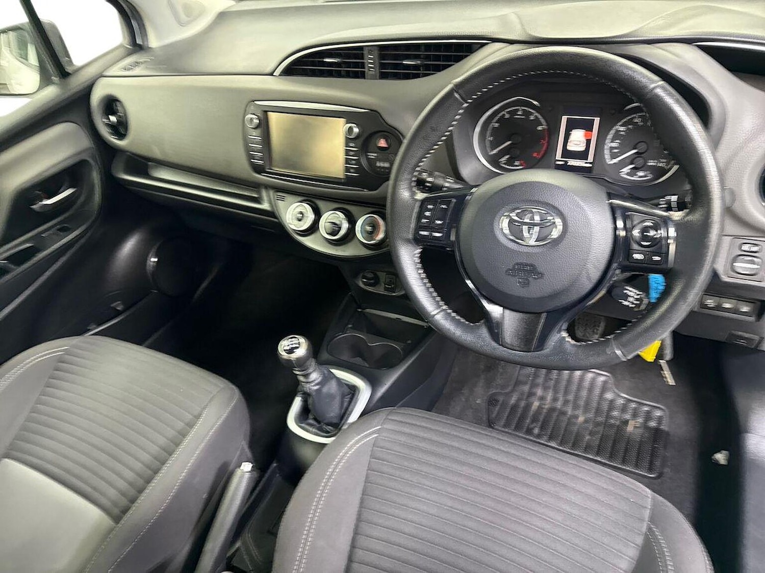 Used Toyota Yaris 2019 for sale - 77676392: Photo 8