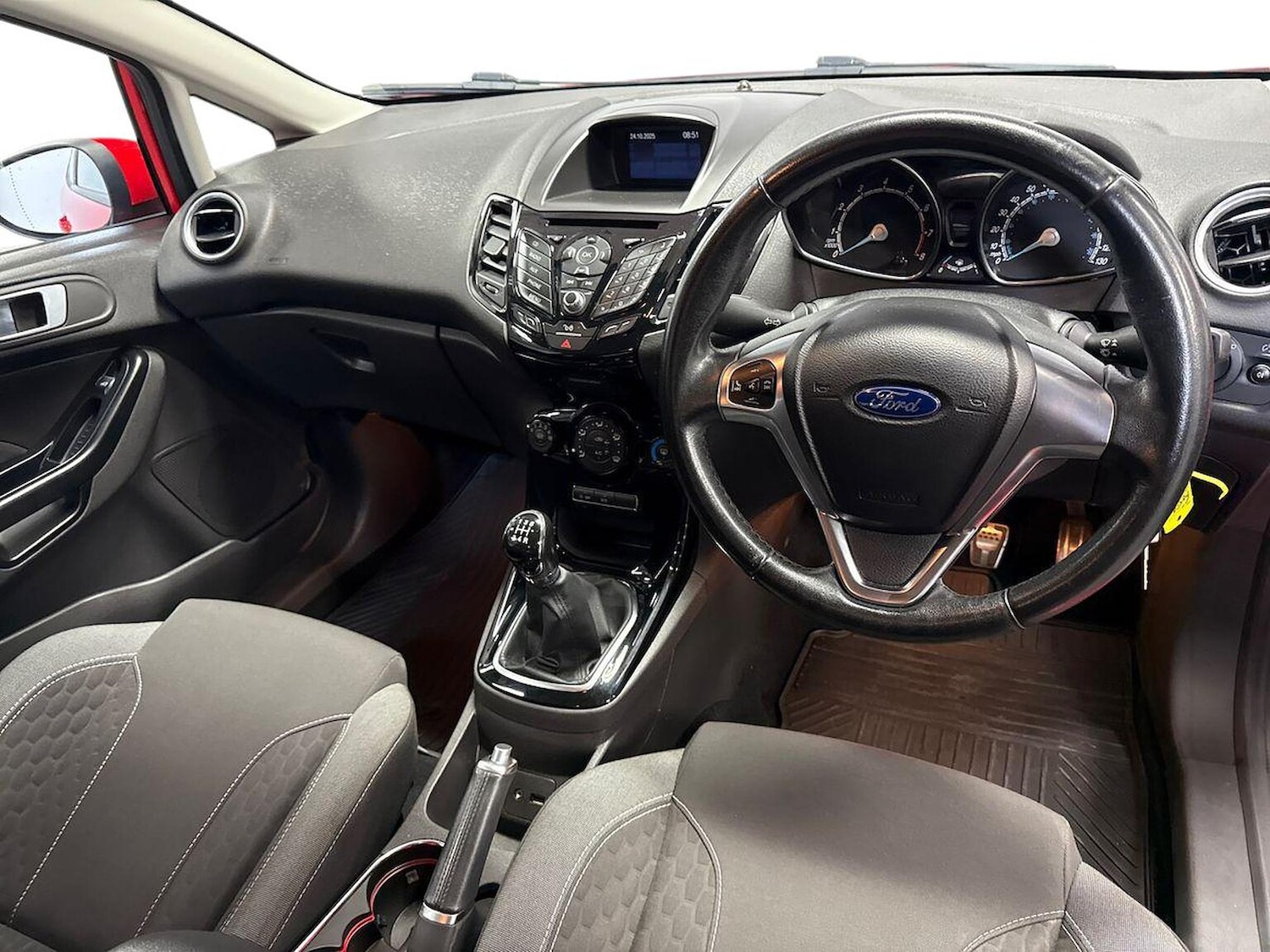 Used Ford Fiesta 2015 for sale - 76187124: Photo 8