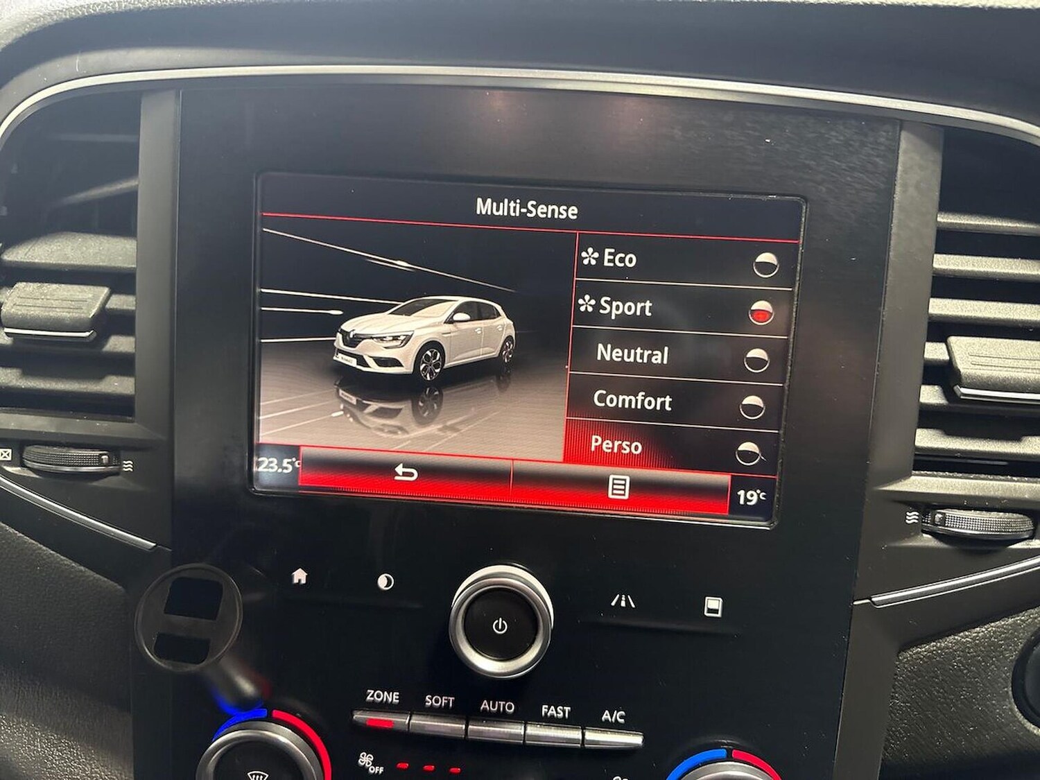 Used Renault Megane 2017 for sale - 78192504: Photo 27