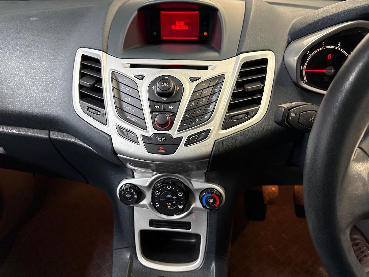 Used Ford Fiesta 2012 for sale - 77089926: Photo 14