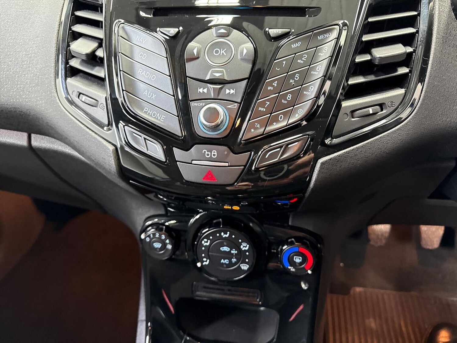 Used Ford Fiesta 2016 for sale - 78192335: Photo 14