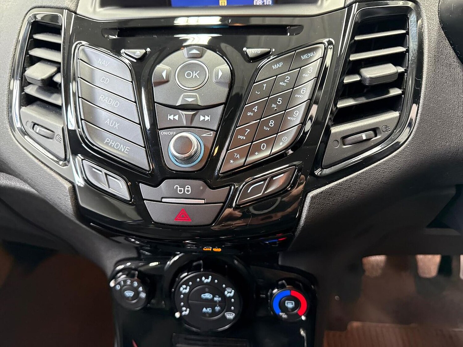 Used Ford Fiesta 2016 for sale - 78192335: Photo 24