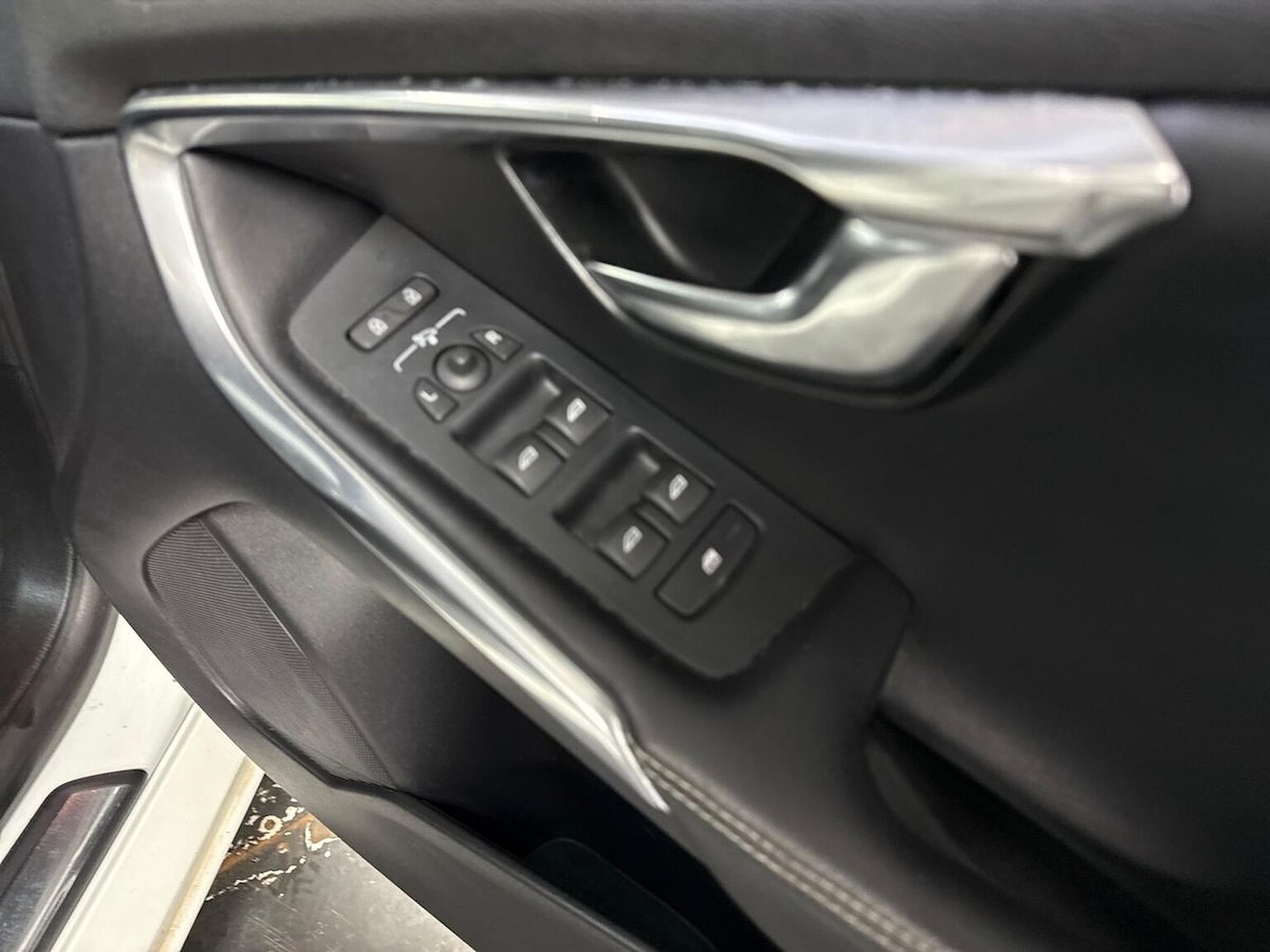 Used Volvo V40 2017 for sale - 78144508: Photo 21