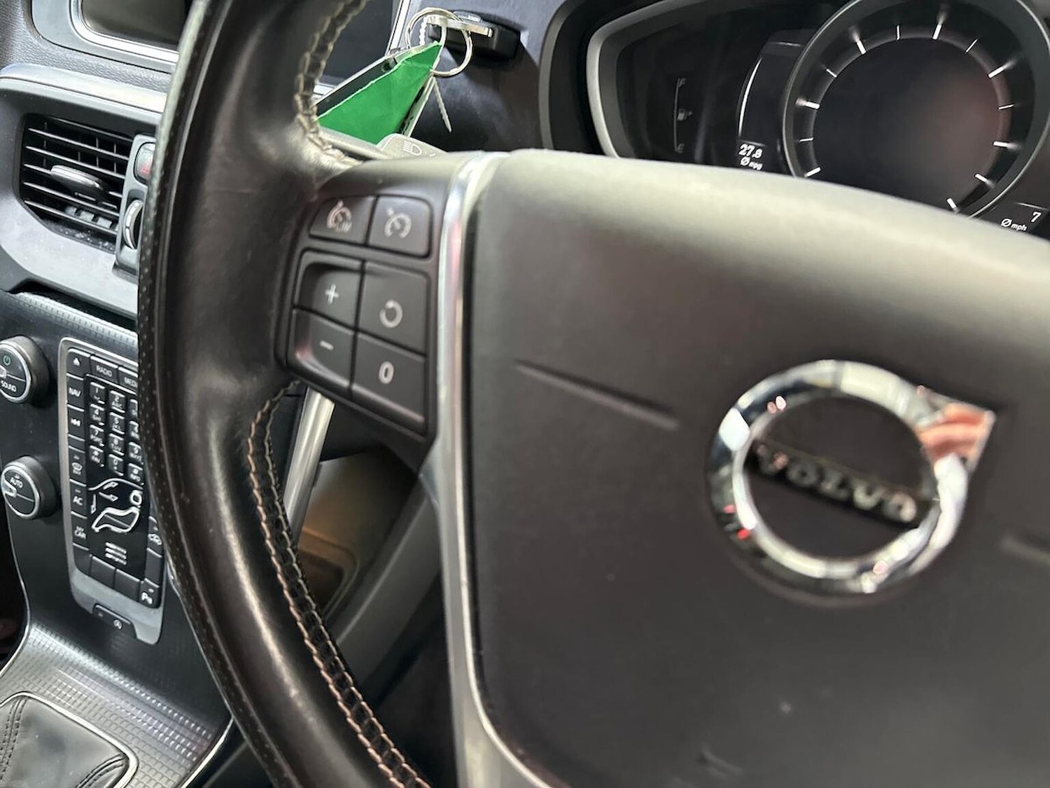 Used Volvo V40 2017 for sale - 78144508: Photo 25