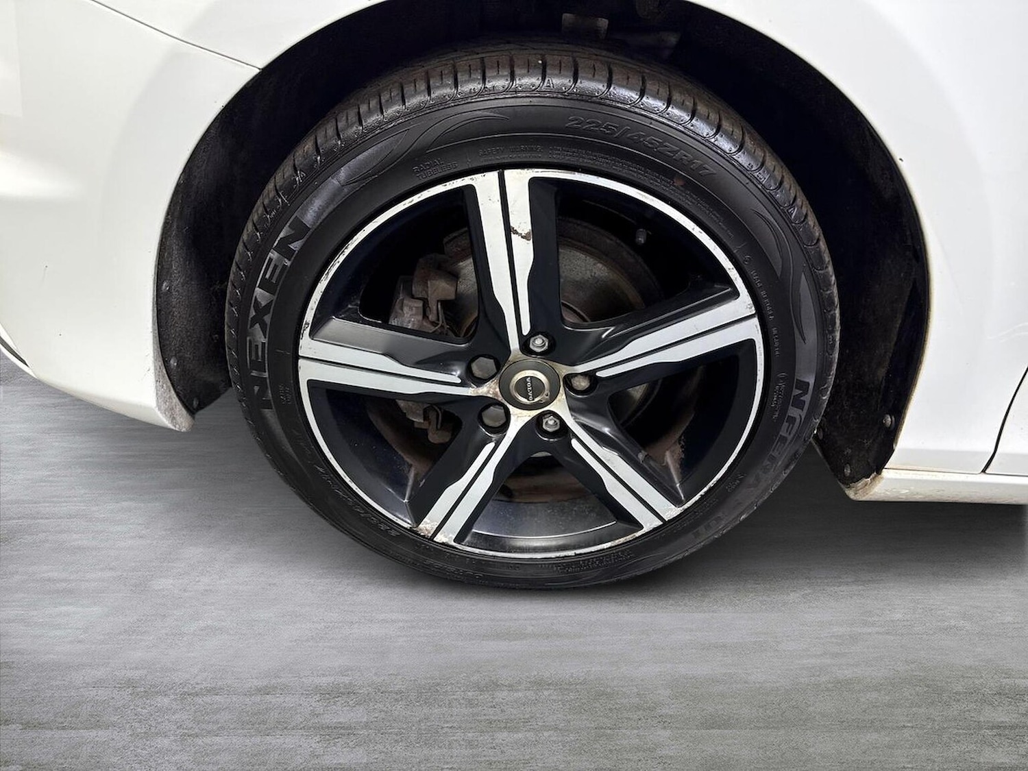 Used Volvo V40 2017 for sale - 78144508: Photo 6