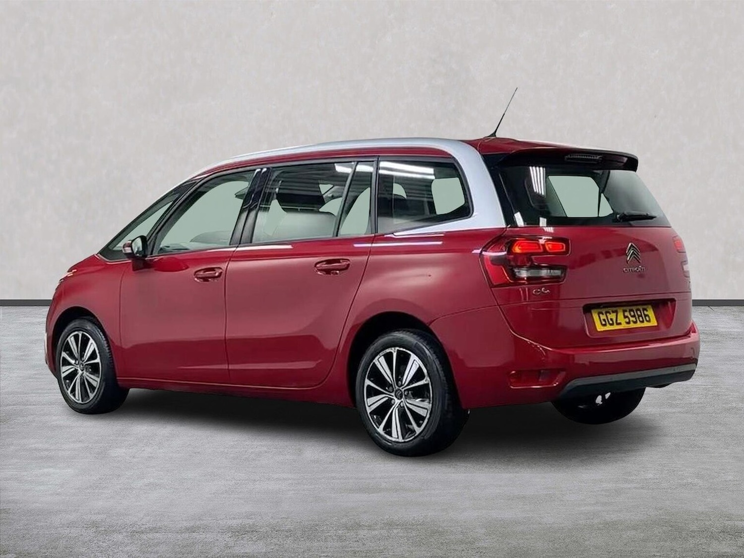 Used Citroen Grand C4 Picasso 2017 for sale - 77931705: Photo 2