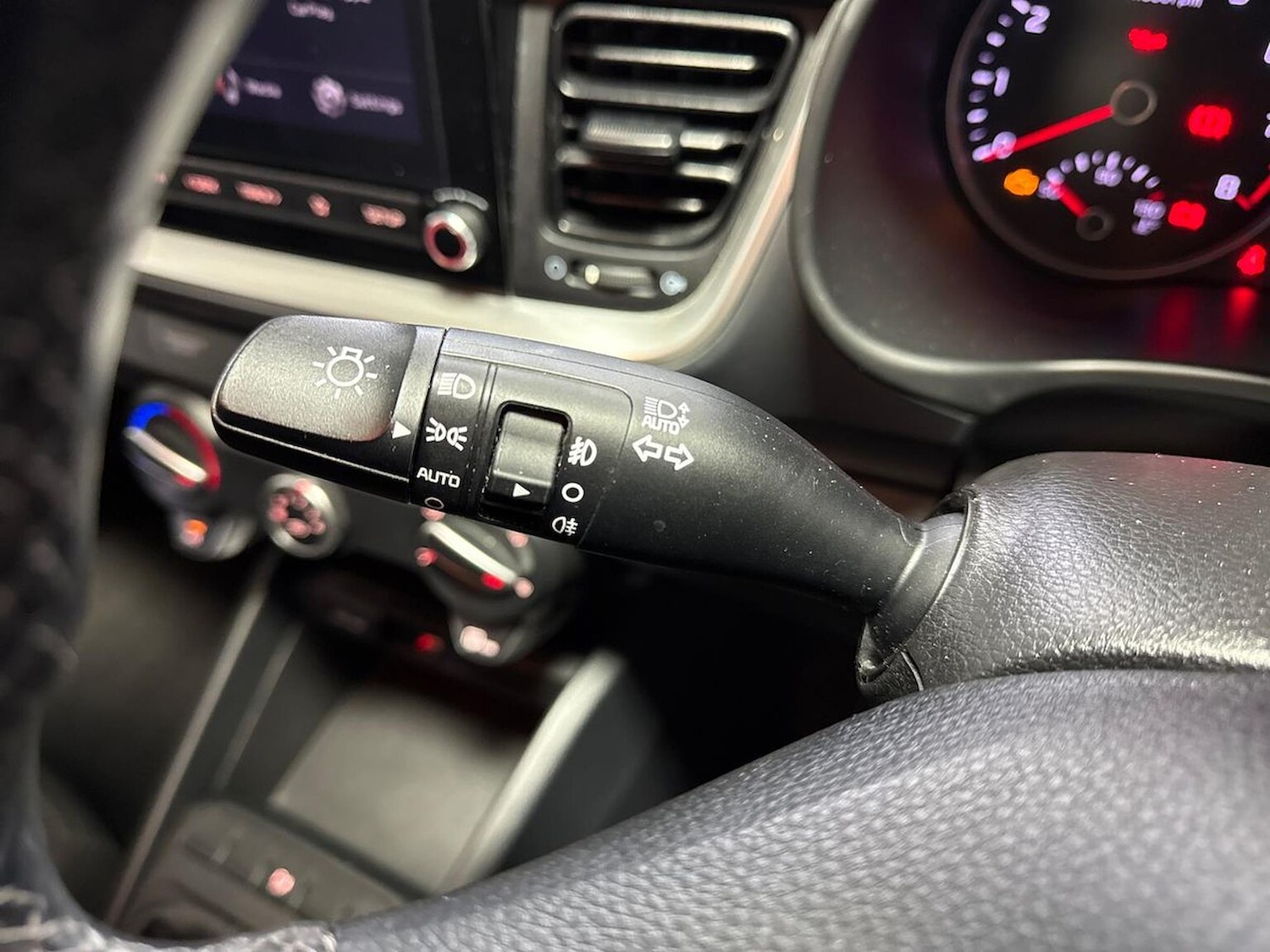 Used Kia Stonic 2022 for sale - 77980064: Photo 26