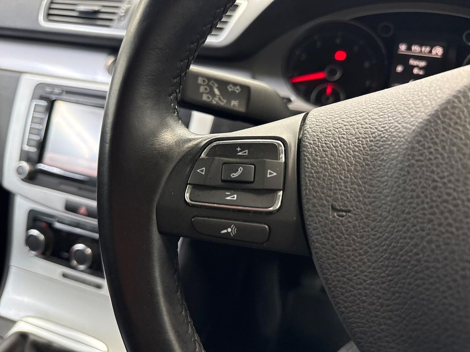 Used Volkswagen Passat 2013 for sale - 77701350: Photo 24