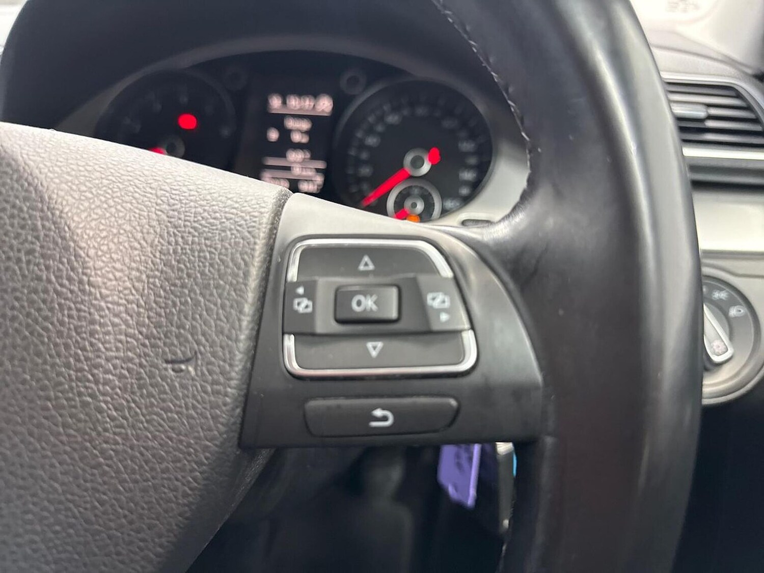 Used Volkswagen Passat 2013 for sale - 77701350: Photo 25