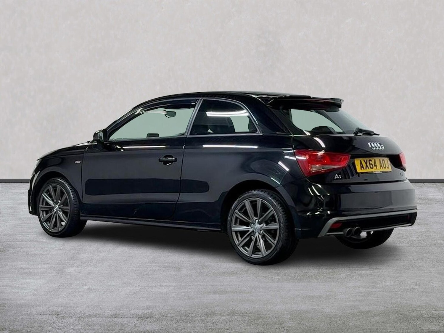 Used Audi A1 2015 for sale - 76687340: Photo 2