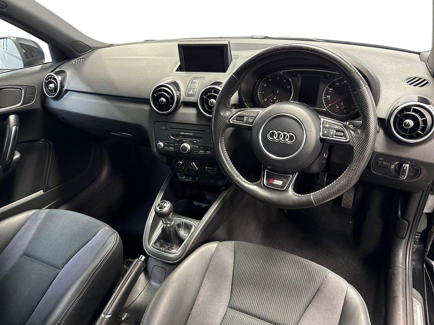 Used Audi A1 2015 for sale - 76687340: Photo 8