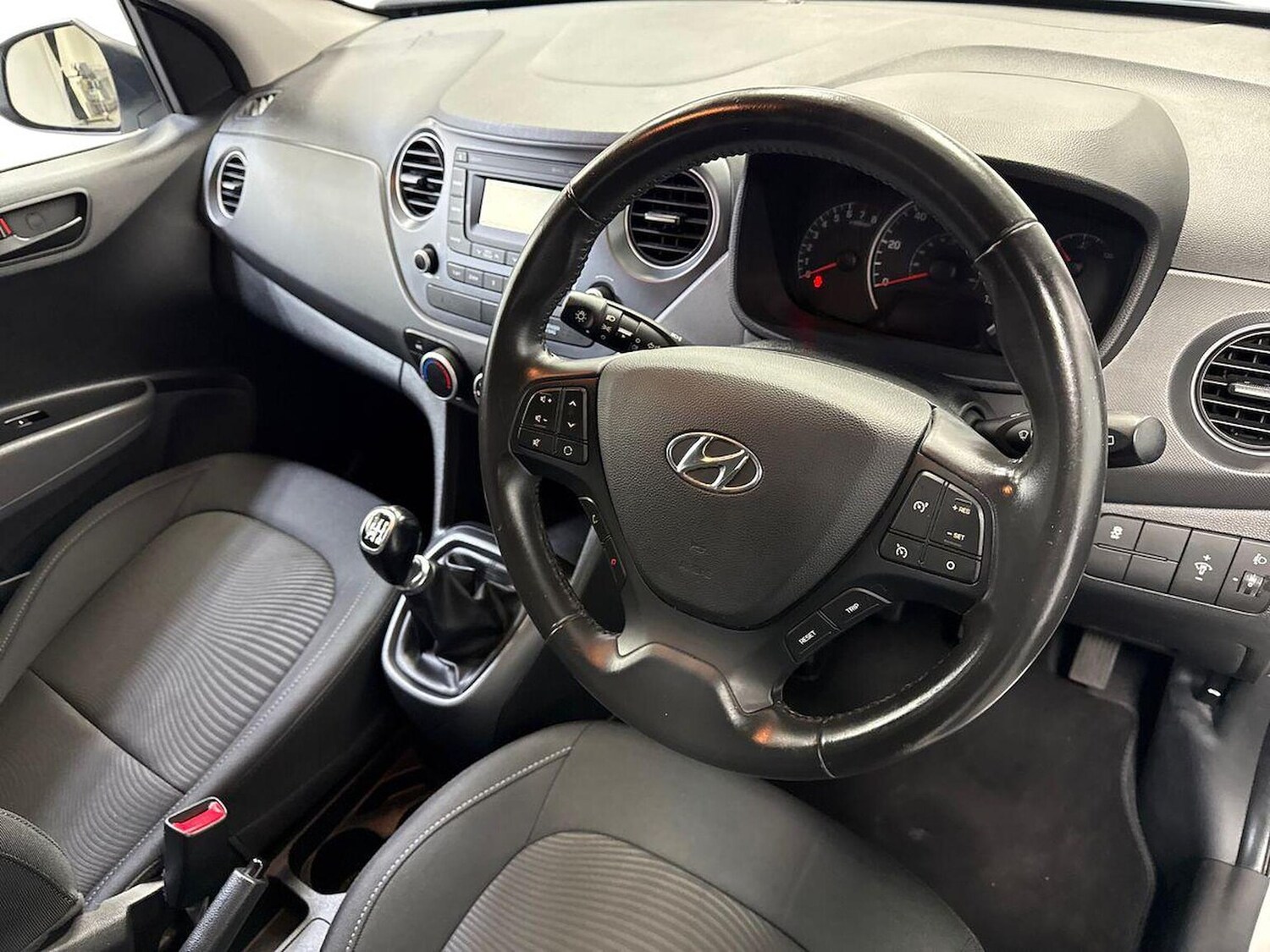 Used Hyundai i10 2019 for sale - 78192585: Photo 15