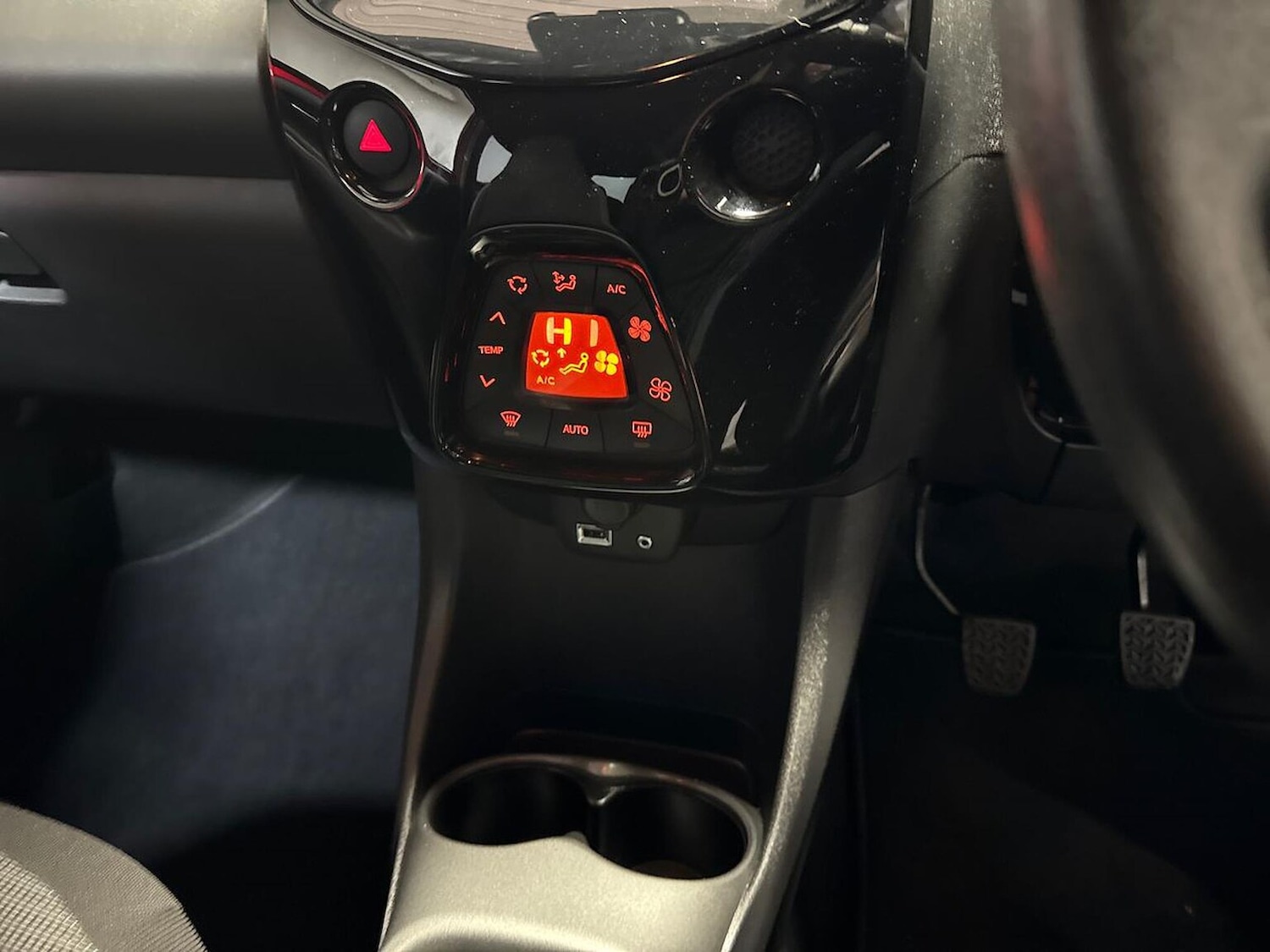 Used Toyota AYGO 2022 for sale - 77635458: Photo 12