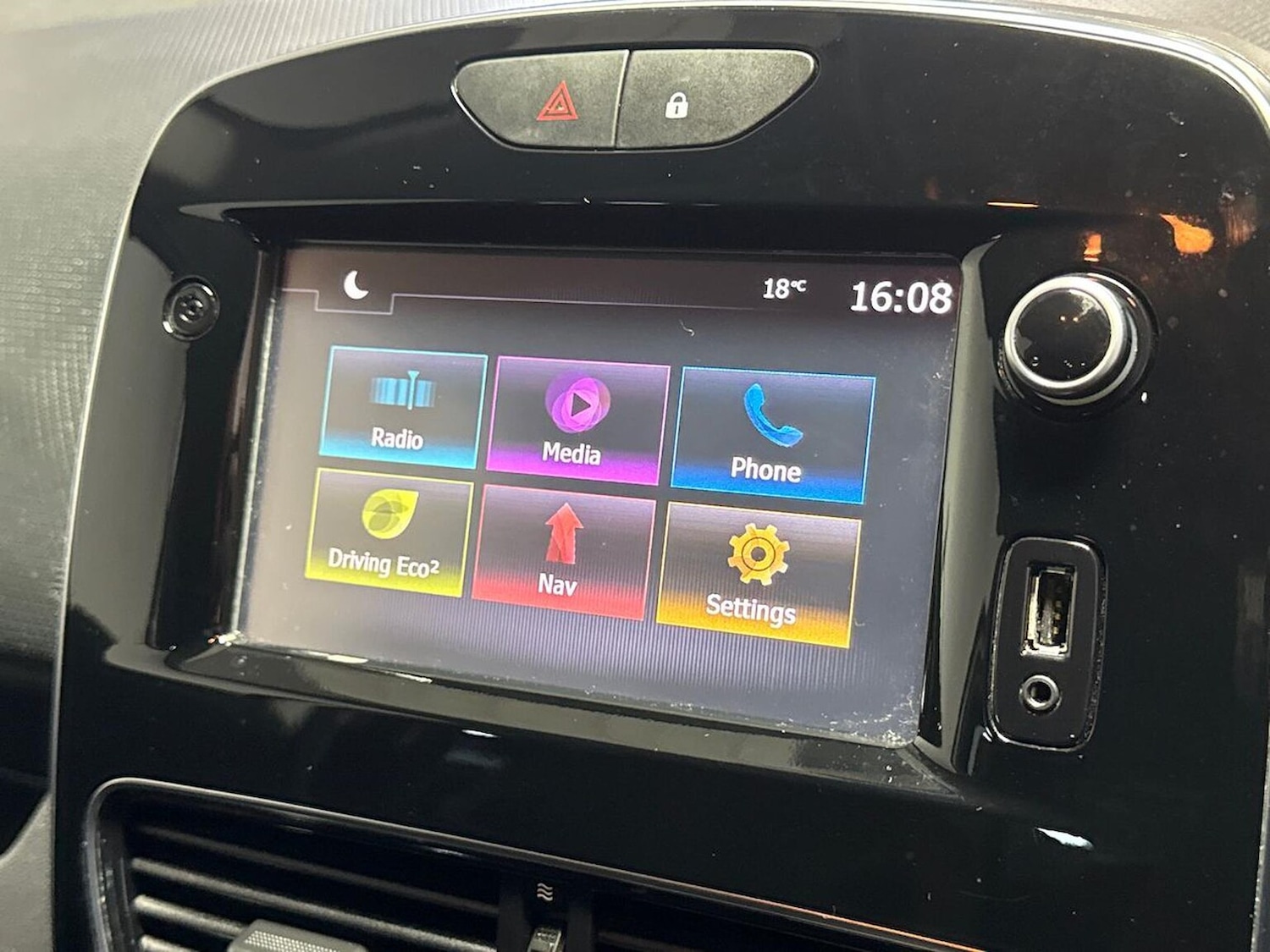 Used Renault Clio 2018 for sale - 76471035: Photo 11