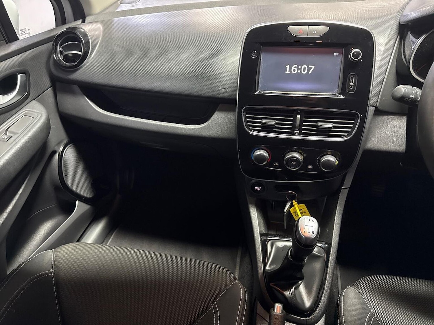 Used Renault Clio 2018 for sale - 76471035: Photo 13