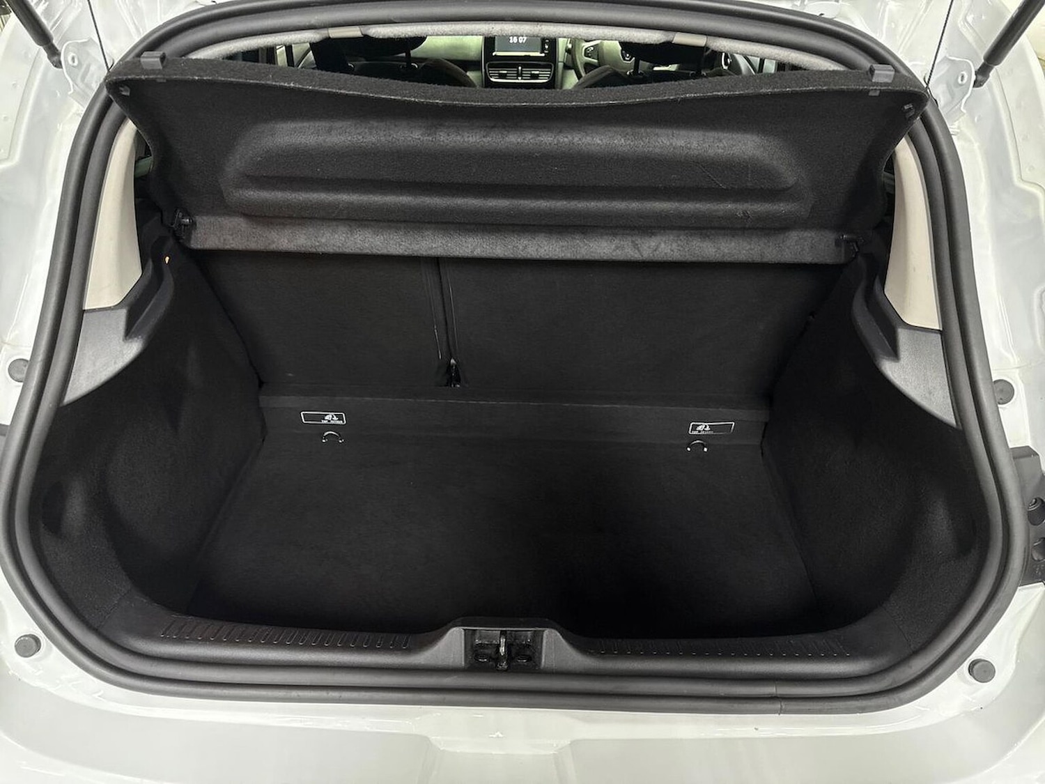 Used Renault Clio 2018 for sale - 76471035: Photo 17