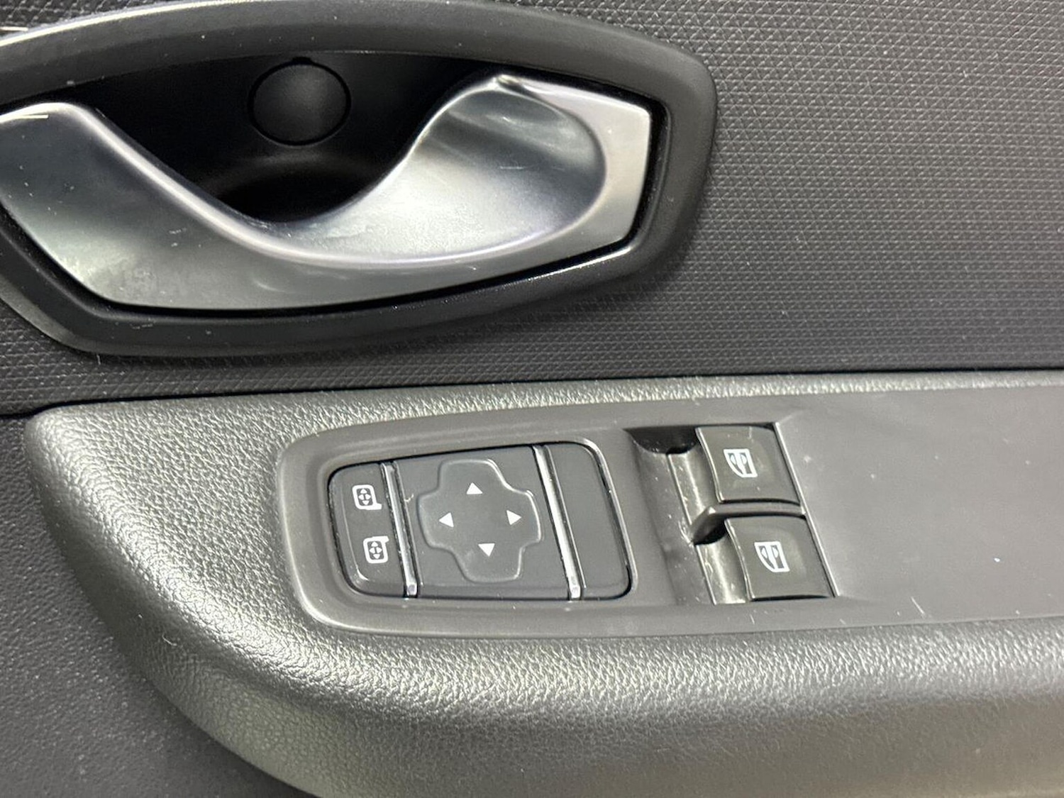 Used Renault Clio 2018 for sale - 76471035: Photo 21