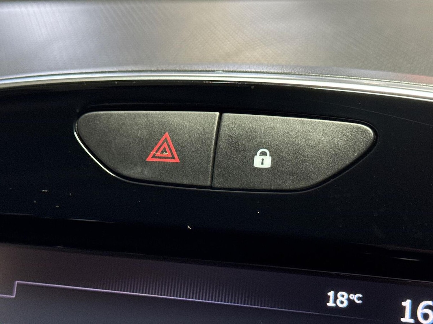 Used Renault Clio 2018 for sale - 76471035: Photo 22