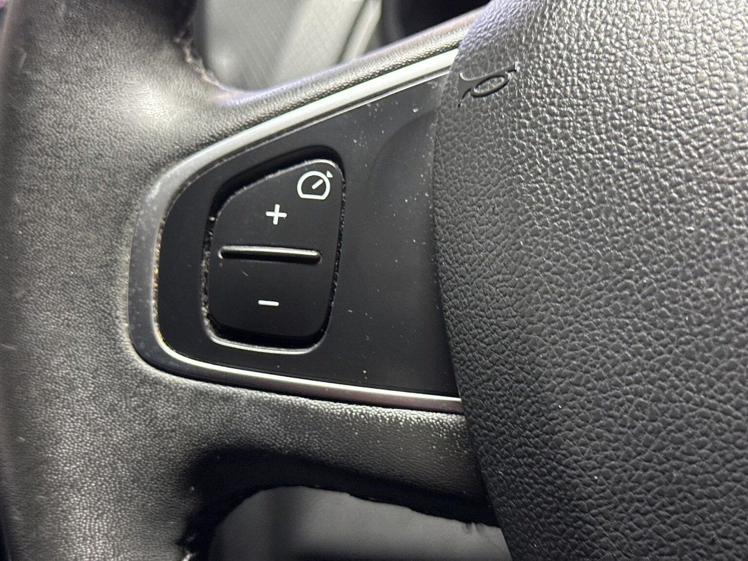 Used Renault Clio 2018 for sale - 76471035: Photo 25