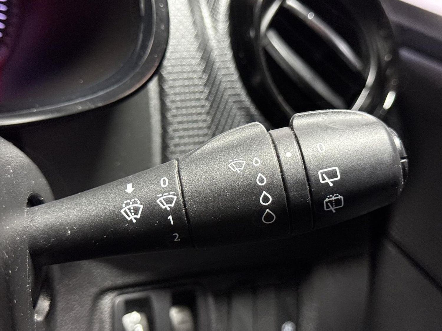 Used Renault Clio 2018 for sale - 76471035: Photo 26