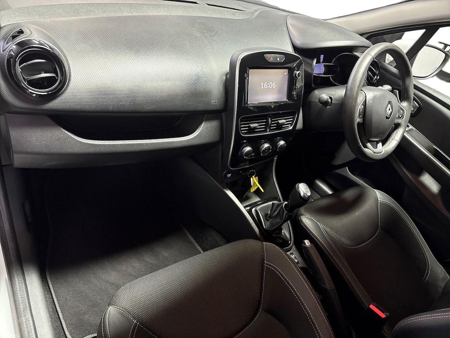 Used Renault Clio 2018 for sale - 76471035: Photo 7