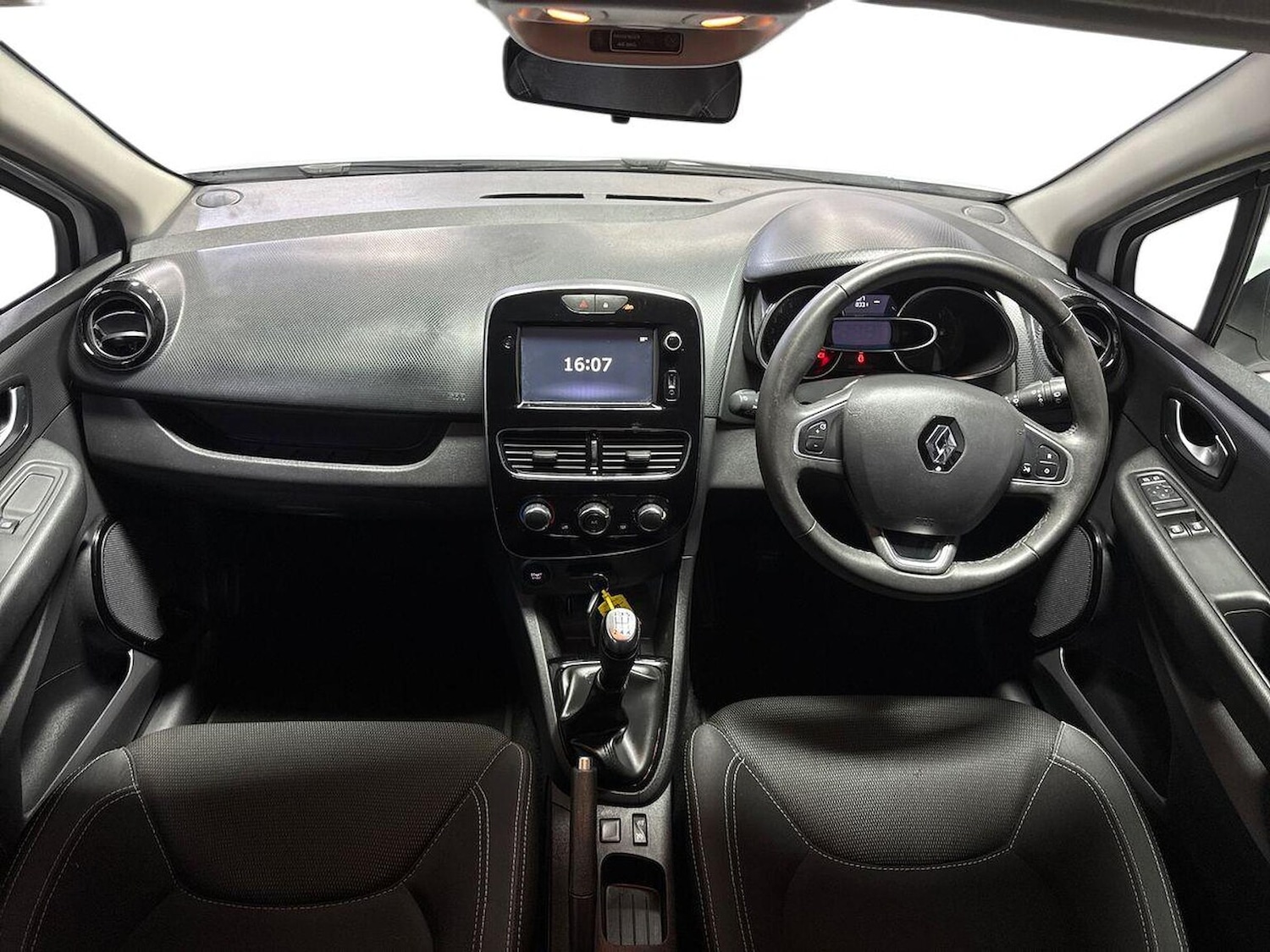 Used Renault Clio 2018 for sale - 76471035: Photo 8
