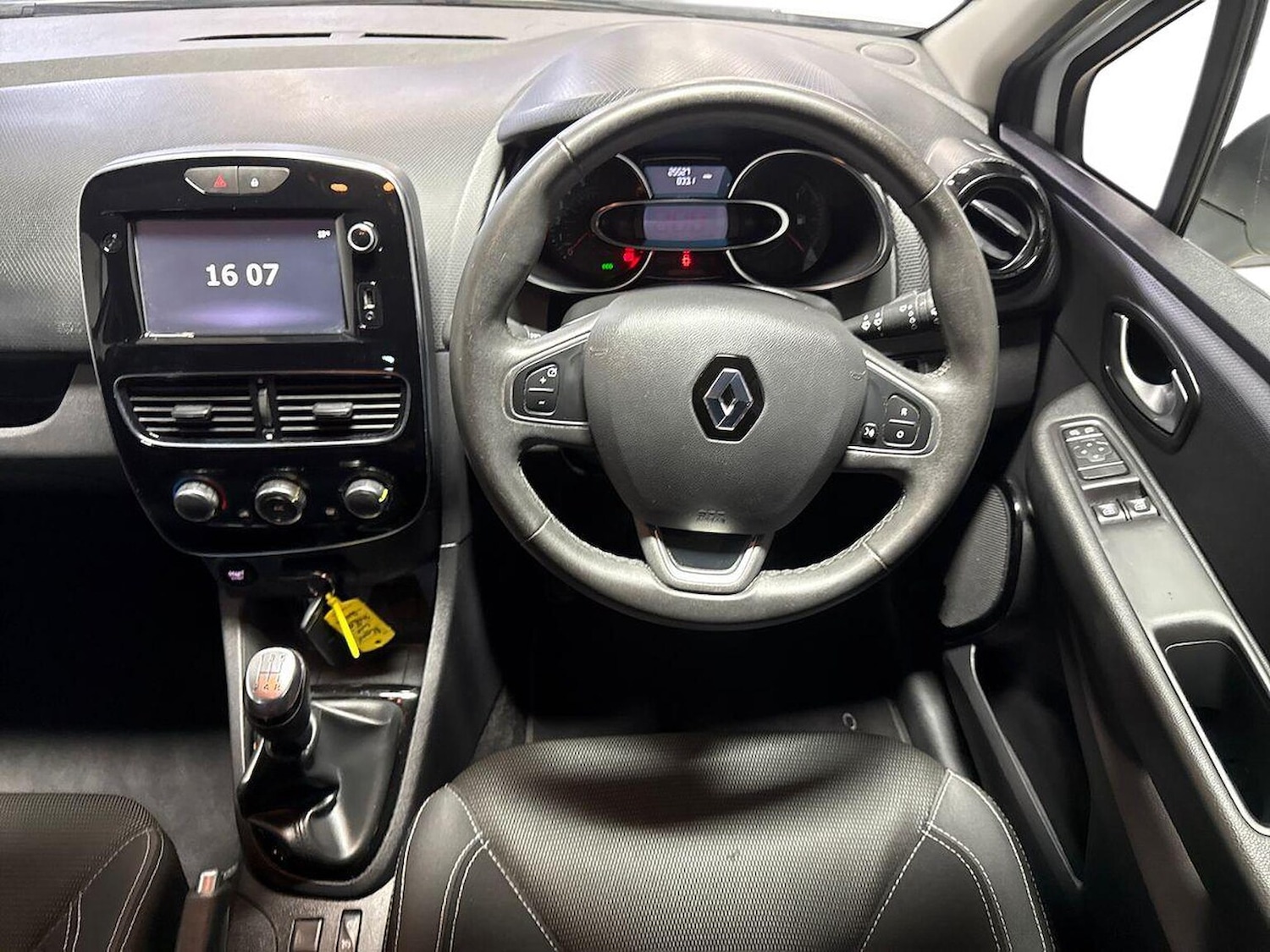 Used Renault Clio 2018 for sale - 76471035: Photo 9