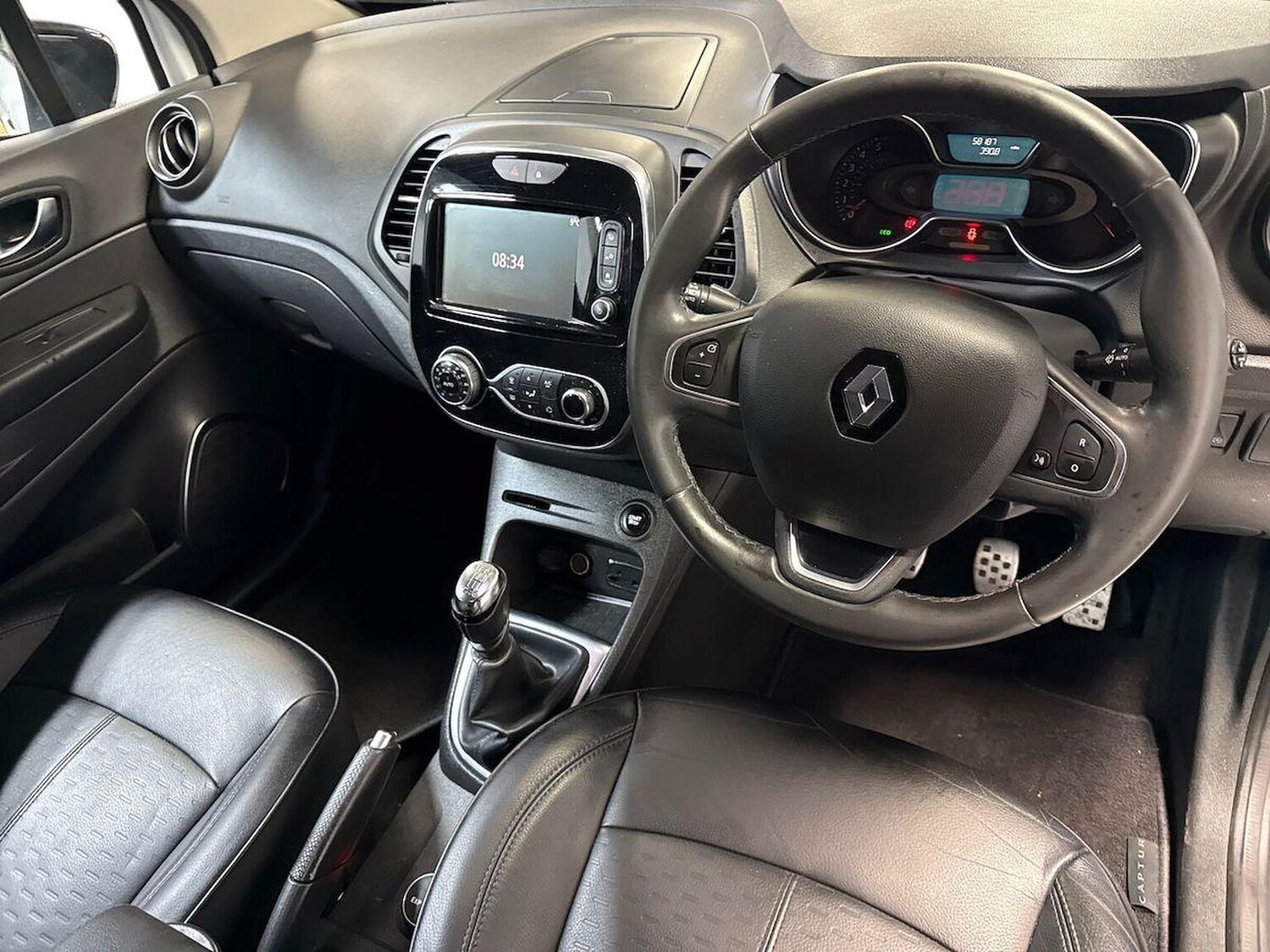 Used Renault Captur 2017 for sale - 76559832: Photo 15