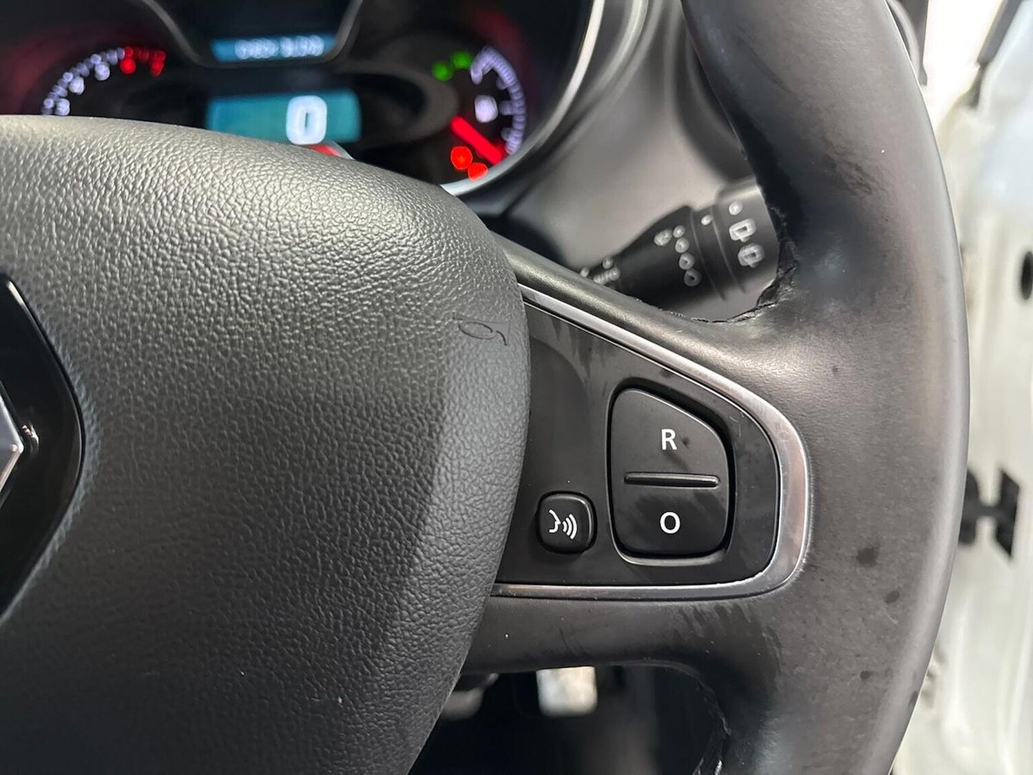 Used Renault Captur 2017 for sale - 76559832: Photo 25