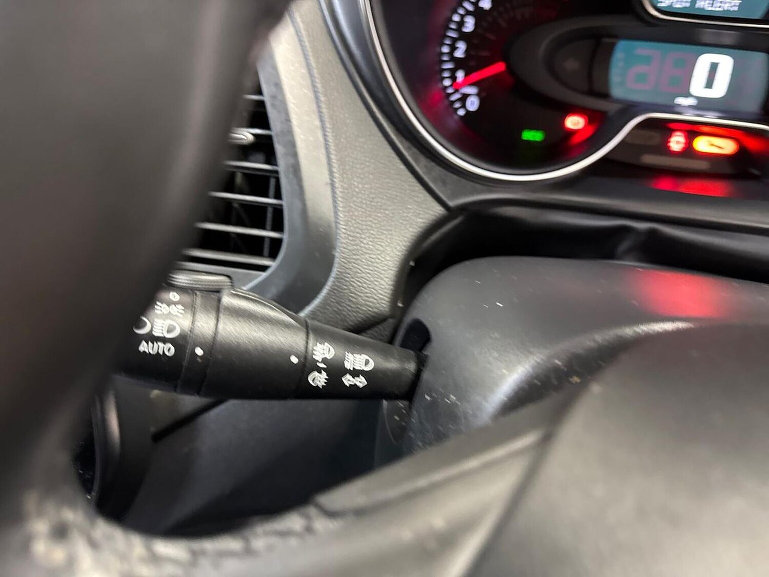 Used Renault Captur 2017 for sale - 76559832: Photo 26