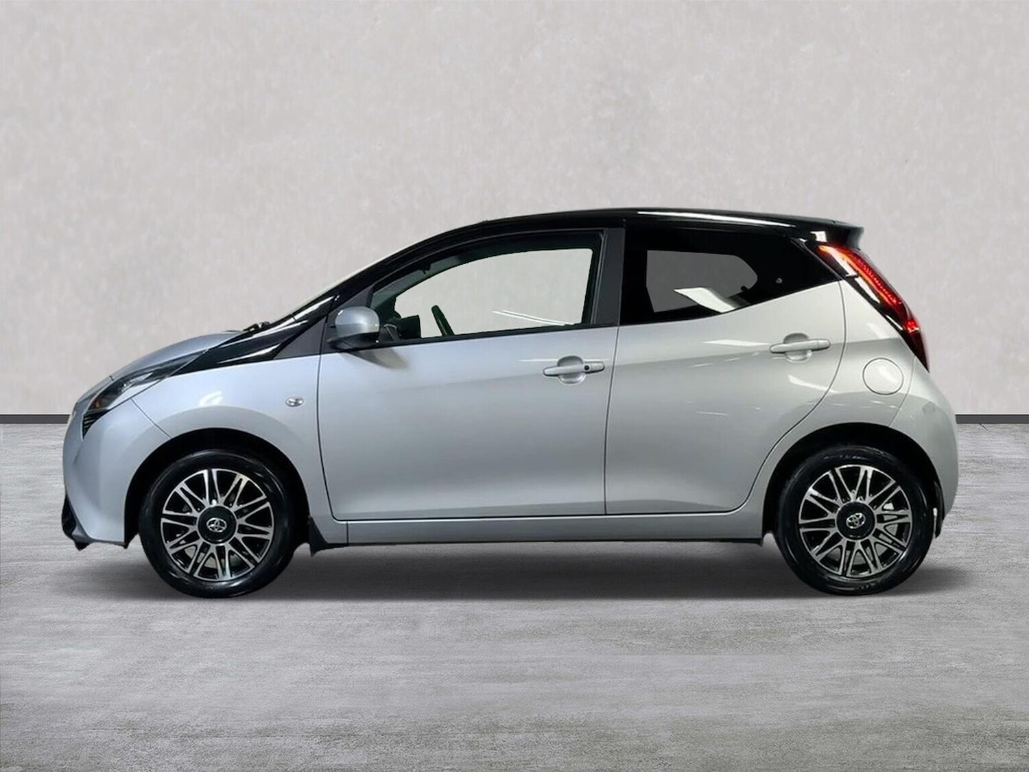 Used Toyota AYGO 2019 for sale - 77489203: Photo 19