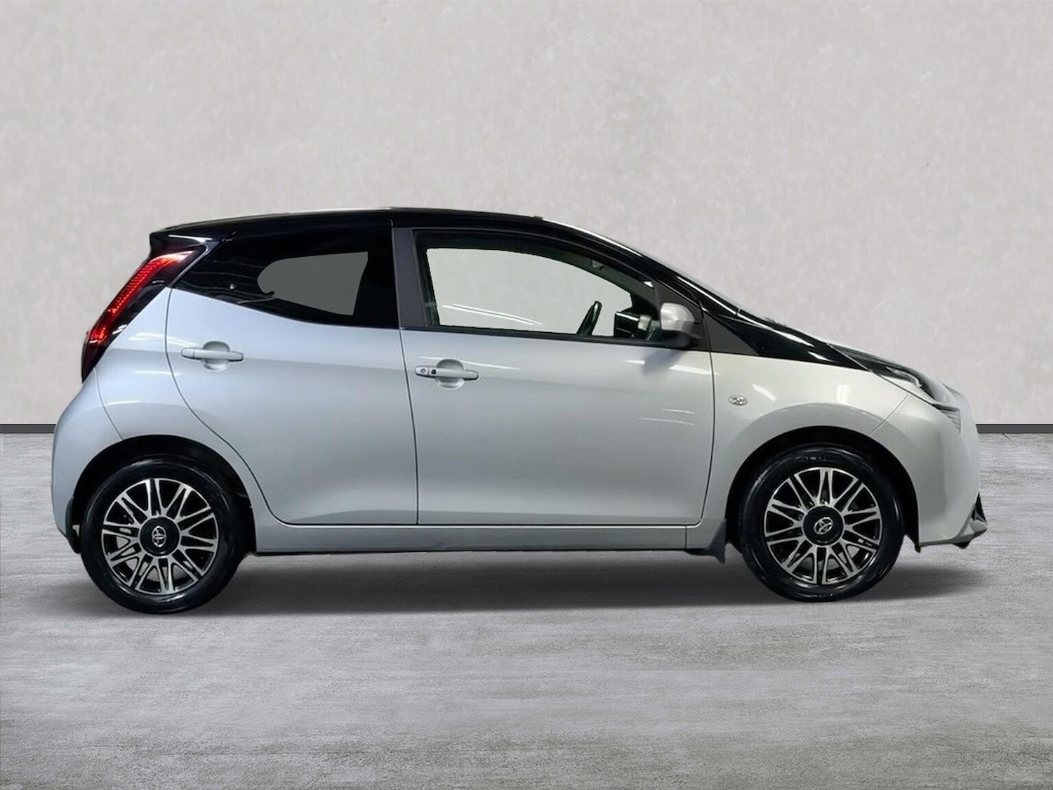 Used Toyota AYGO 2019 for sale - 77489203: Photo 3