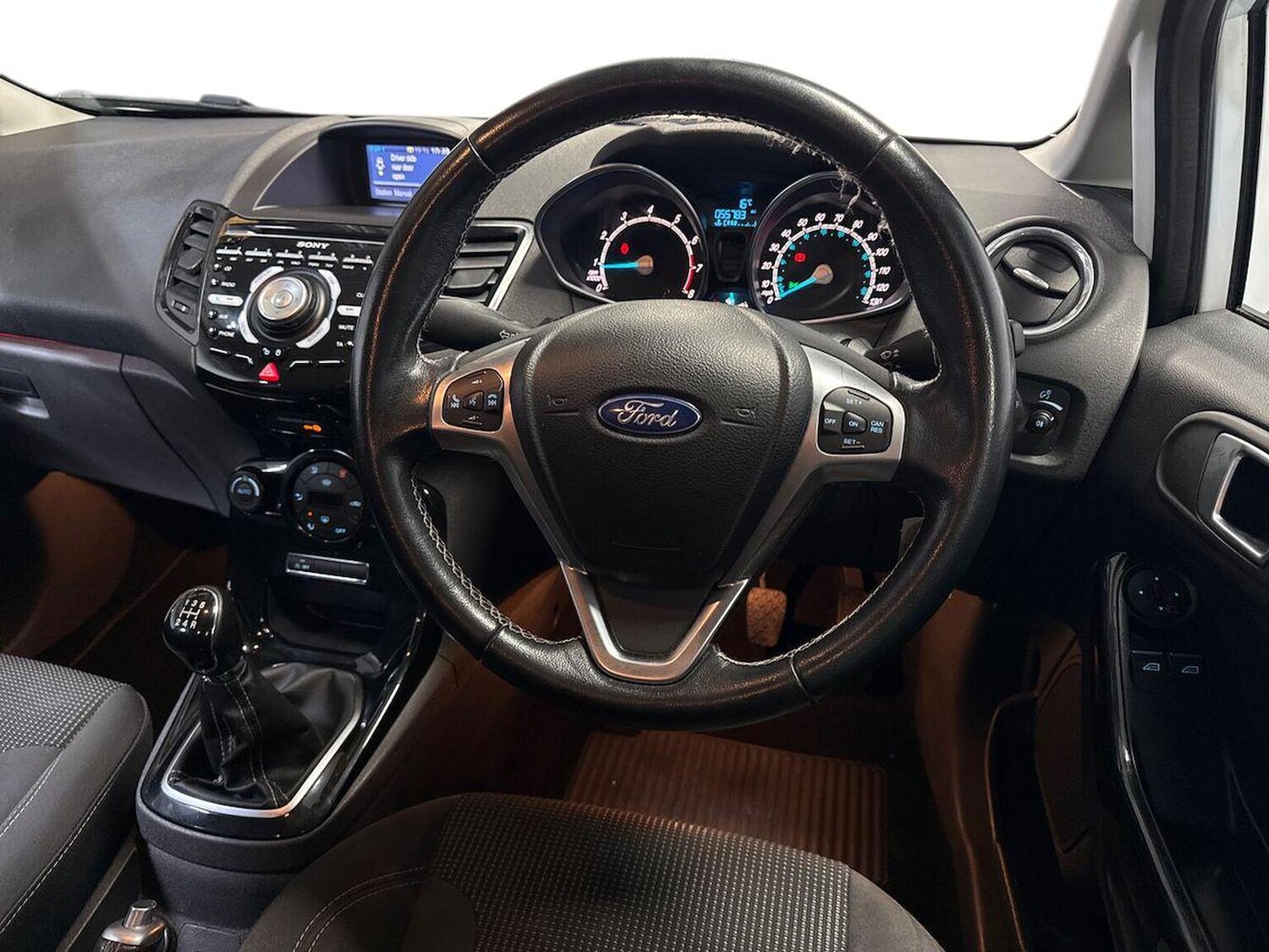 Used Renault Clio 2015 for sale - 77034596: Photo 15