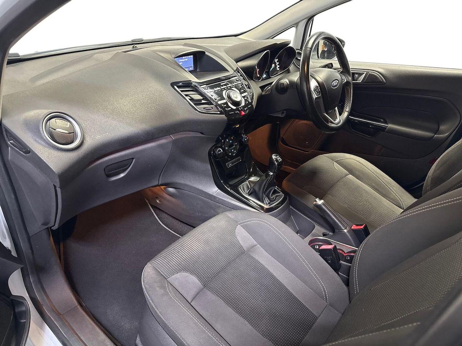 Used Renault Clio 2015 for sale - 77034596: Photo 7