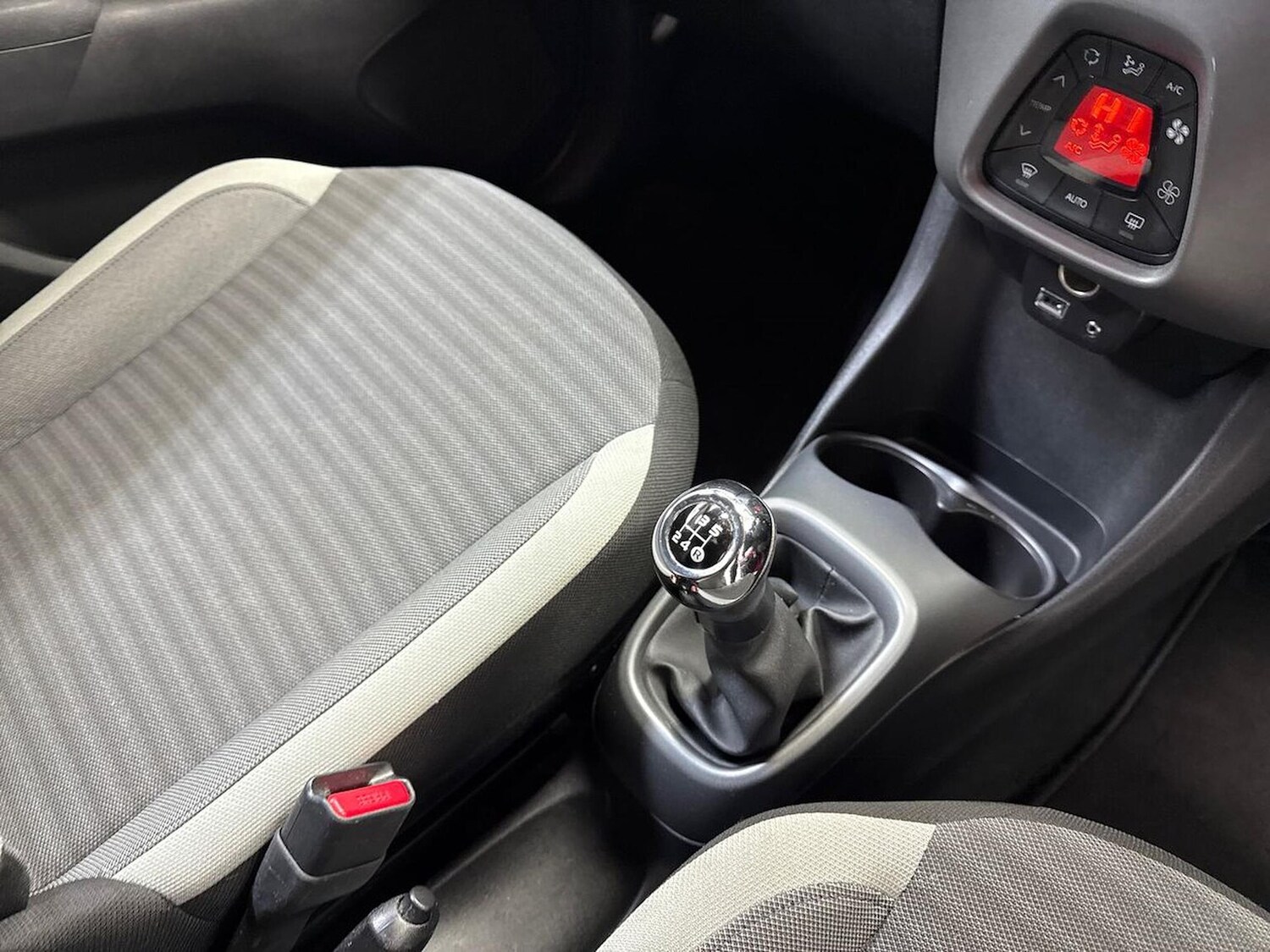 Used Toyota AYGO 2018 for sale - 78192376: Photo 13