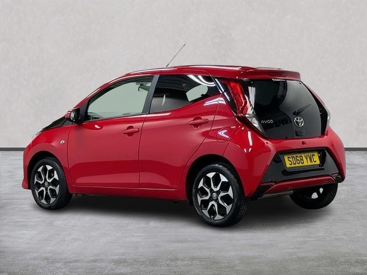 Used Toyota AYGO 2018 for sale - 78192376: Photo 2