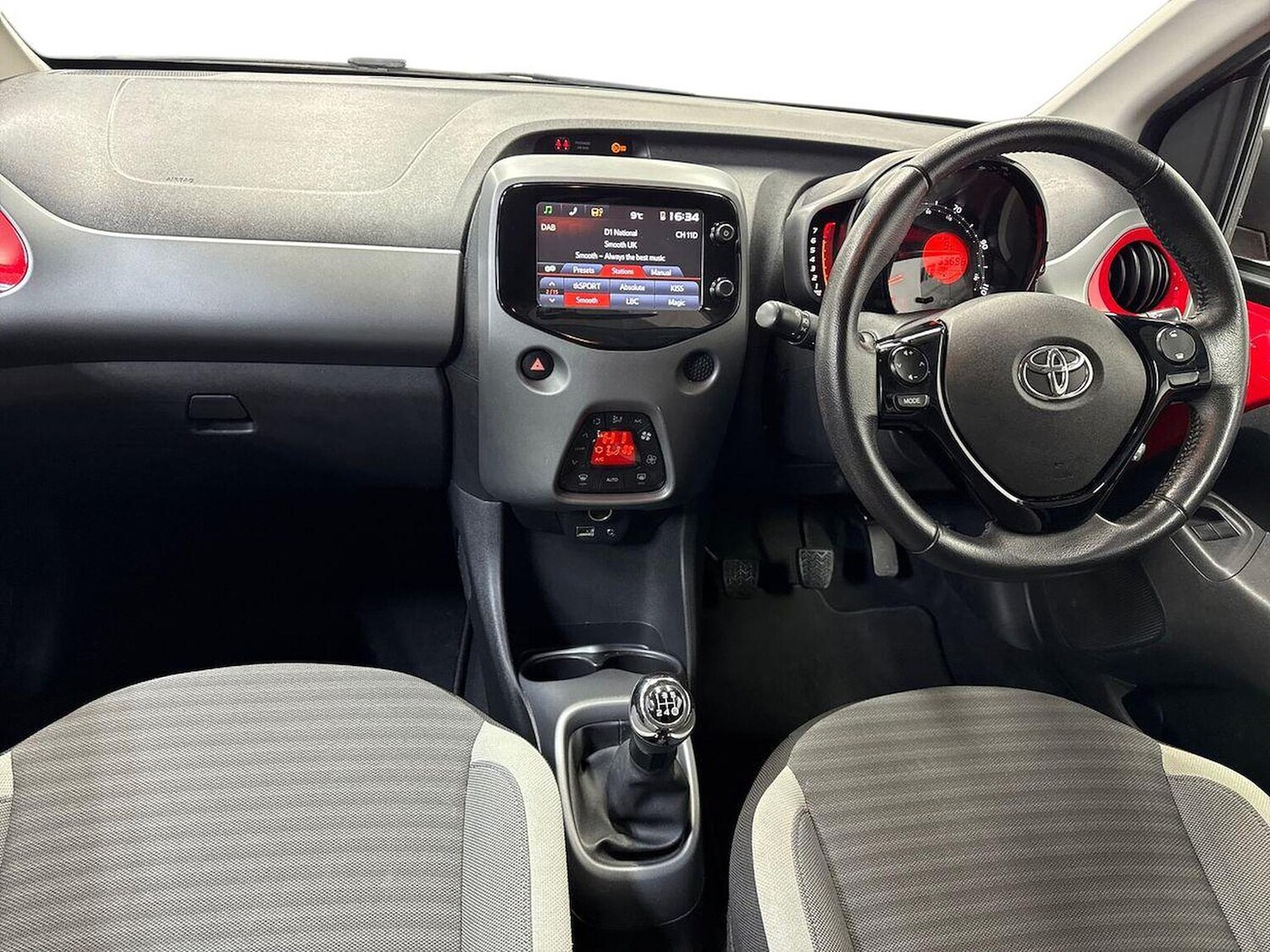 Used Toyota AYGO 2018 for sale - 78192376: Photo 8