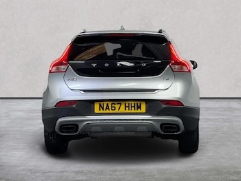 Used Volvo V40 2017 for sale - 79342491: Photo